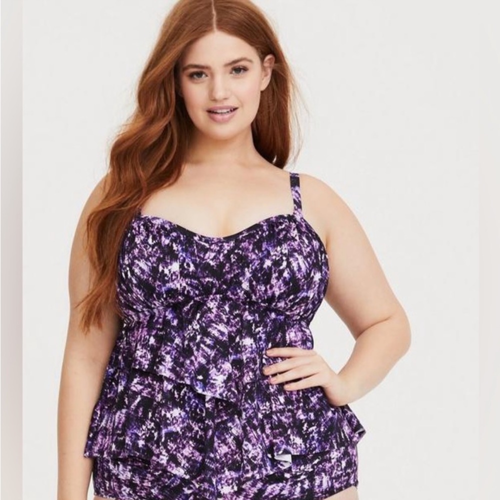 Torrid Wireless Tiered Flounce purple Tankini Top